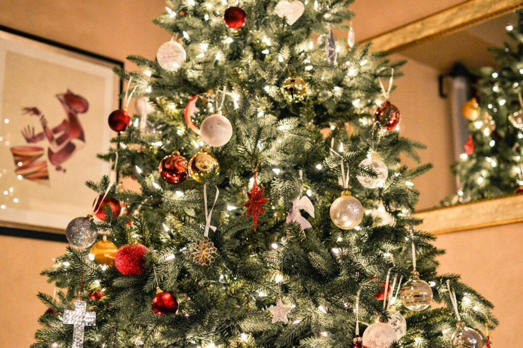 christmas movies tree gecko hospitality